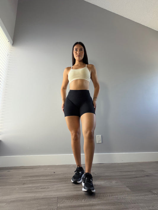 CURVE SHORTS - BLACK