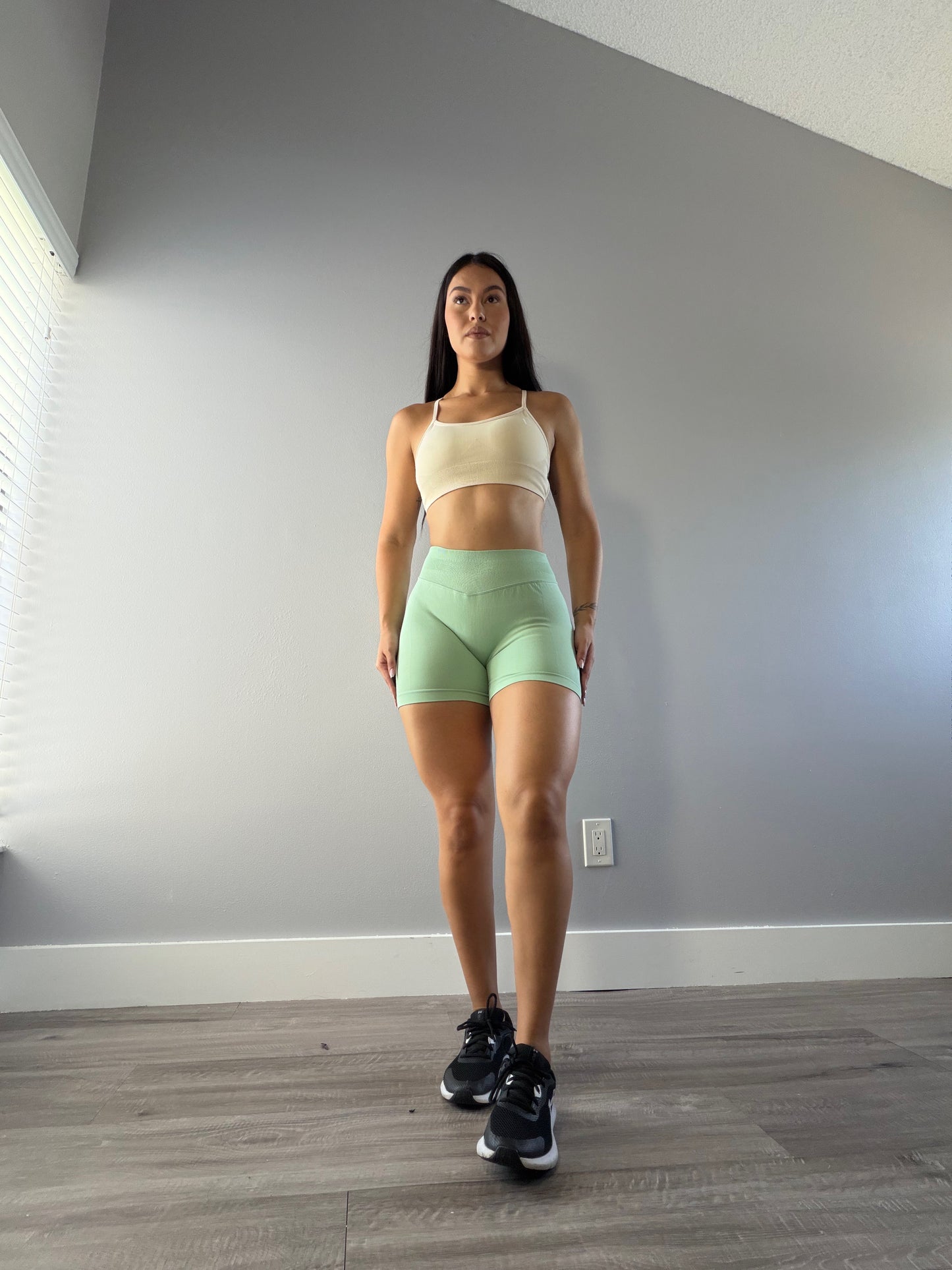 CURVE SHORTS - GREEN