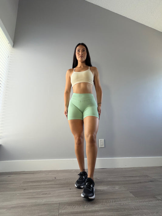 CURVE SHORTS - GREEN