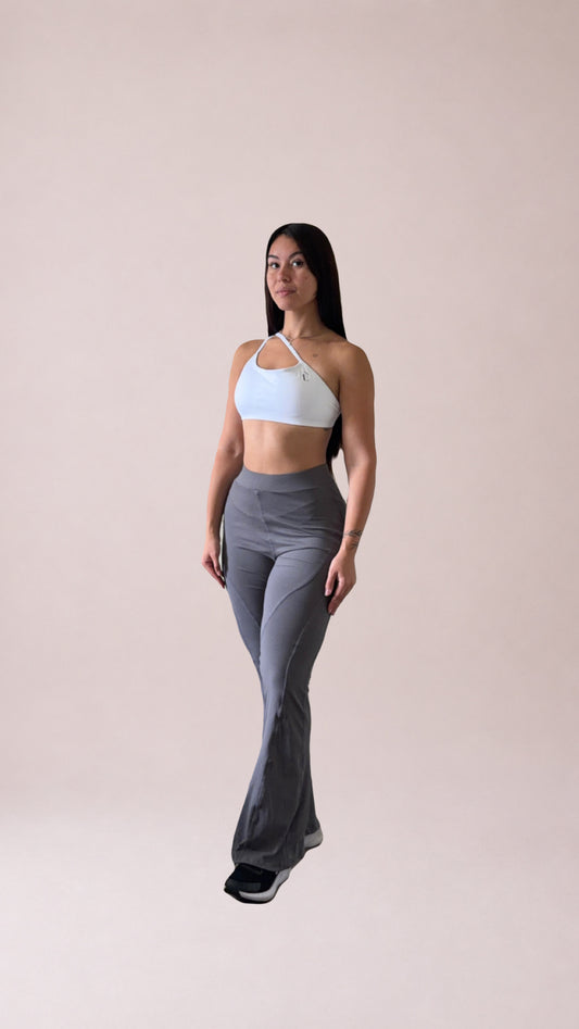 ELEVATE FLARE LEGGINGS - GRAY